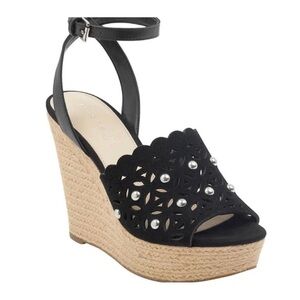 Marc Fisher black Hata sz 8 gently worn sandals.